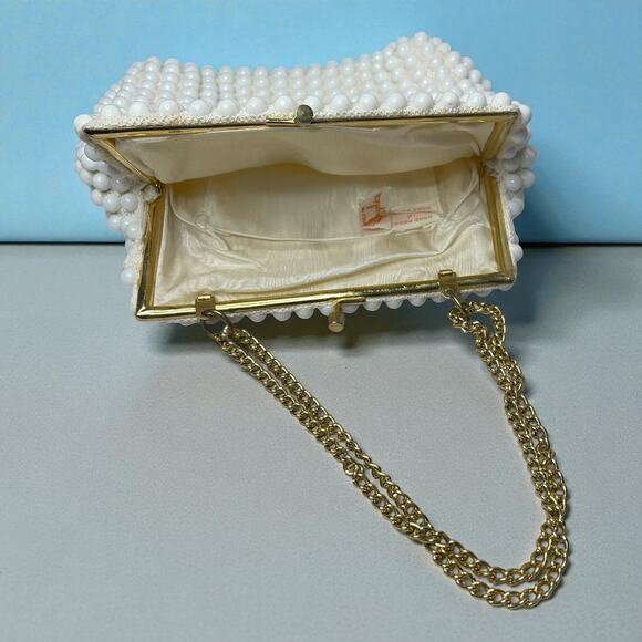 Vintage La Regale Beaded Clamshell Evening Bag White Faux Pearl Hobnail 1960s - Picture 3 of 10